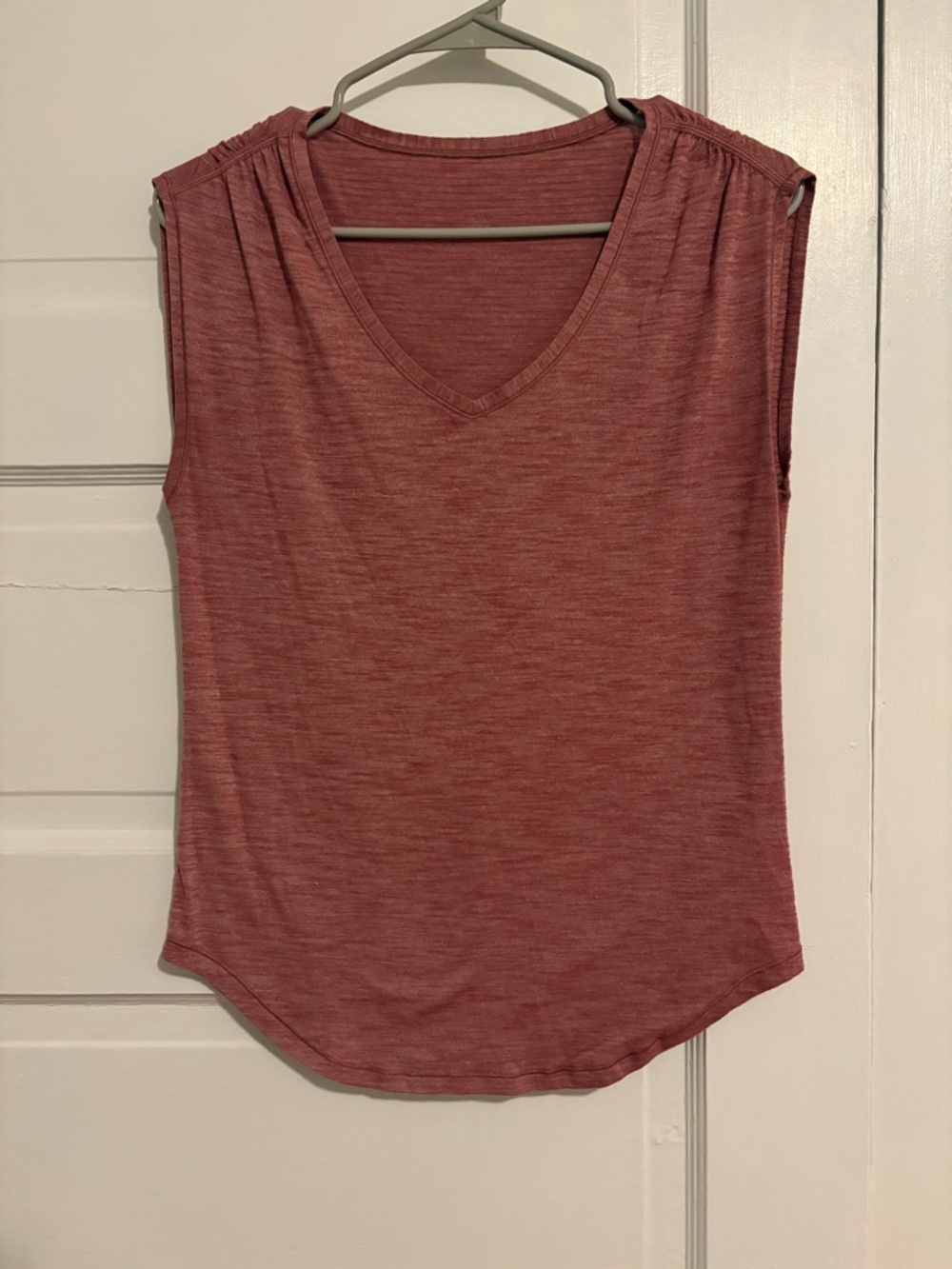 Lululemon V Neck Muscle Tank Heathered Mauve Pink Size 4–6